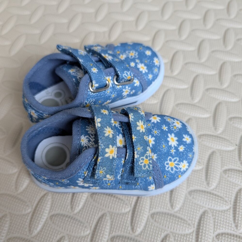Chicco Scarpa Gabbiano First Walker Blue Floral Hook & Loop Shoe EU 19, US 3